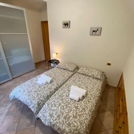 アパート Monte Amaro Con Camino, Terrazzo E Giardino カンポ・ディ・ジョーヴェ